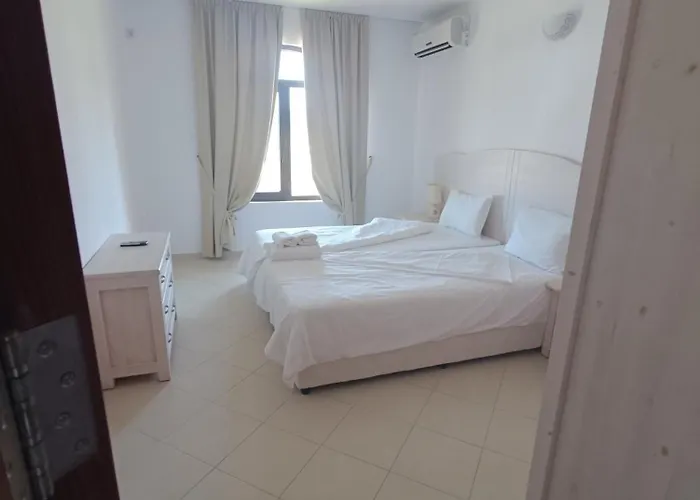 Oasis 2 Bedroom Lozeneț