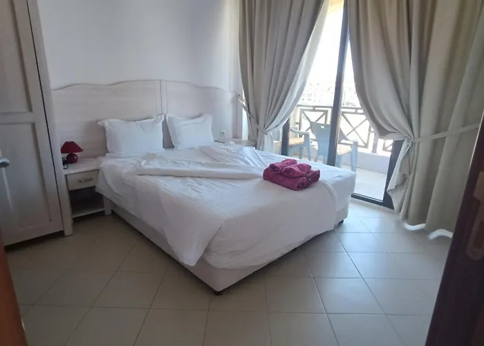 Oasis 2 Bedroom Apartament